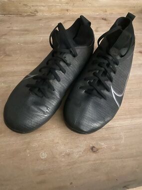 Nike Kids Black Sneakers with Silver Swoosh